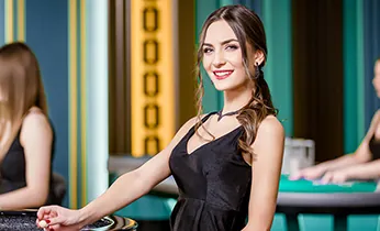 Hình ảnh đội ngũ hỗ trợ khách hàng chuyên nghiệp của qq8 casino